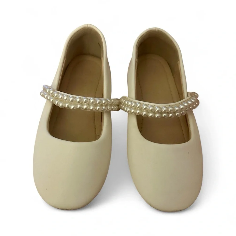 Hehainom Cream Mary Jane Shoes with Pearl Strap Sz 10,,3A